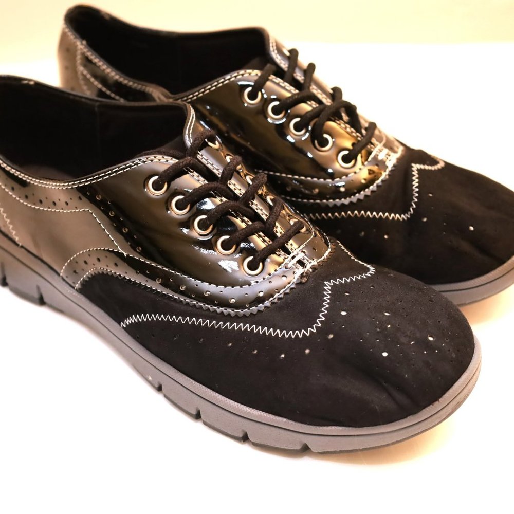 Women's Easy Street Sport Shoes